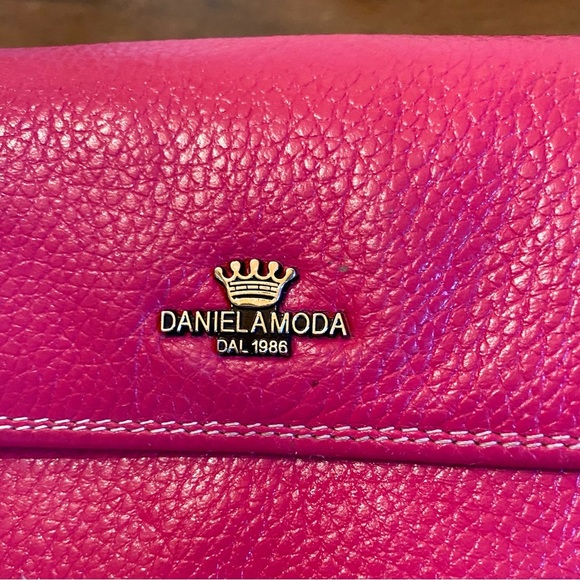 💥Daniela Moda Wallet💥 - Picture 3 of 10
